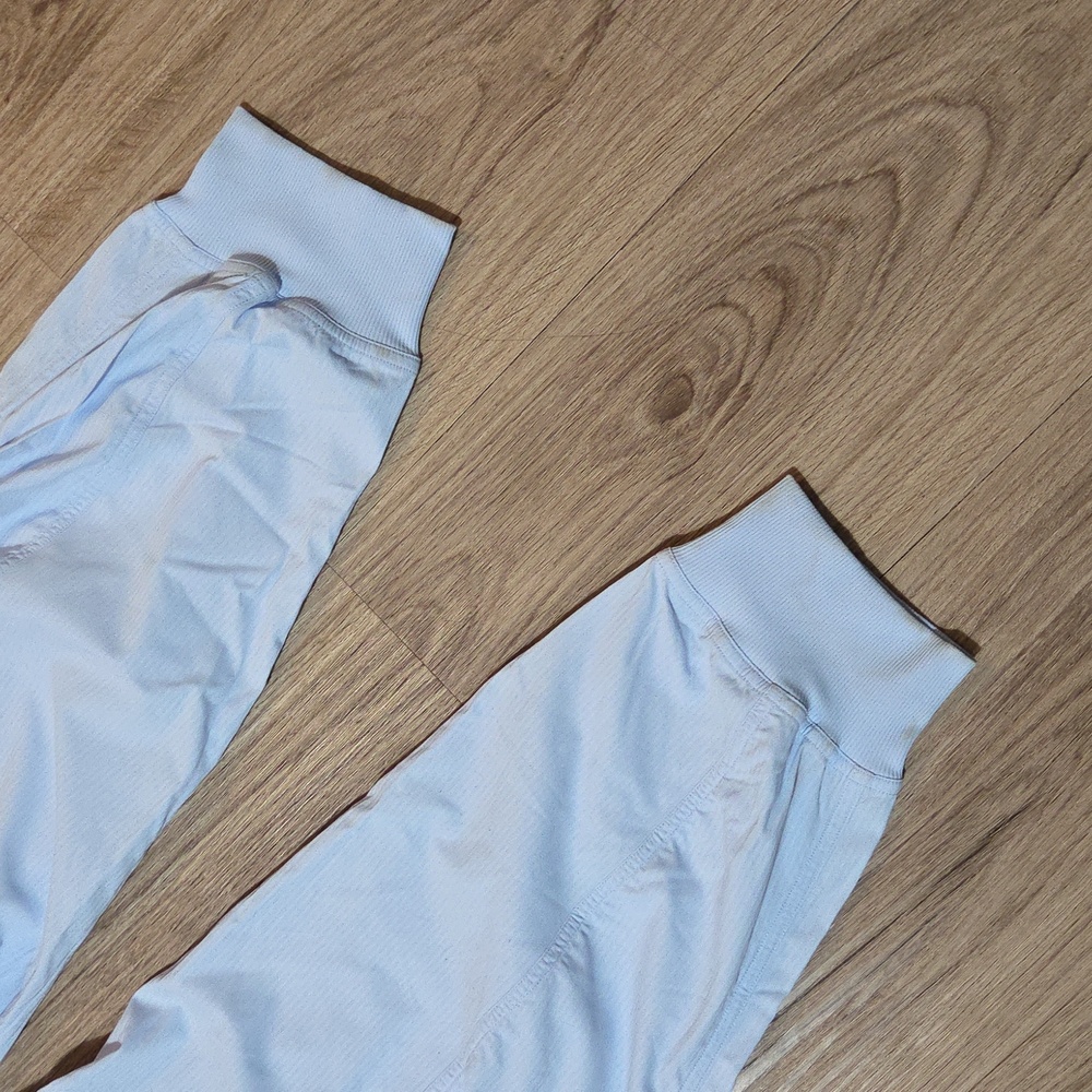 Lululemon Dance Studio Relaxed-Fit Mid-Rise Cargo Jogger *Windmill Size Large - Picture 11 of 16